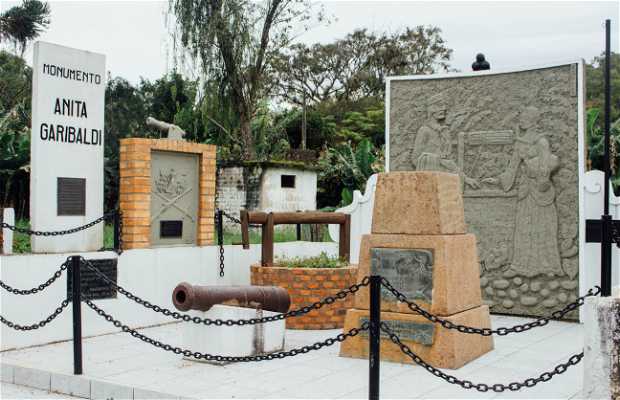 Monumento Anita Garibaldi em Tubarão: 1 opiniões e 5 fotos