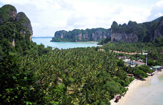 Ao Nang or Railay Beach - Which One Is Better?