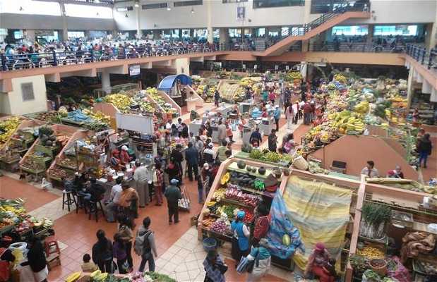 Mercado modelo en Ambato: 5 opiniones y 3 fotos