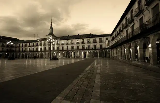 Plaza Mayor de León Photos Plaza Mayor de León
