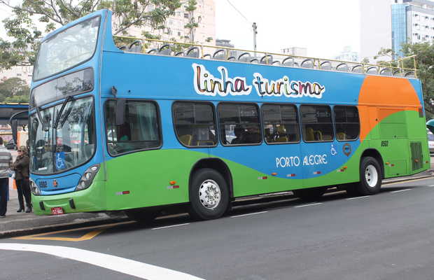 How to get to Centro Comercial Itaimbé in Porto Alegre by Bus or Ferry?