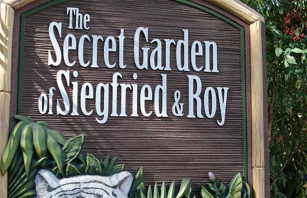 Siegfried & Roy's Secret Garden and Dolphin Habitat